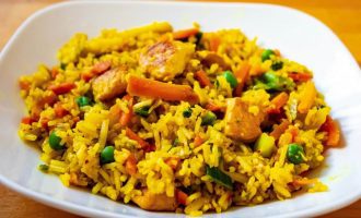Рис с овощами и курицей