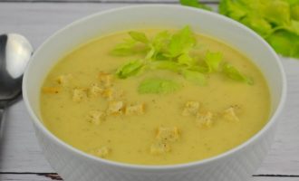 крем-суп из сельдерея с картофелем