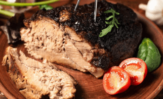 Корейка на кости в духовке