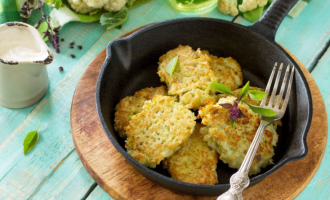 Котлеты из брокколи и цветной капустой