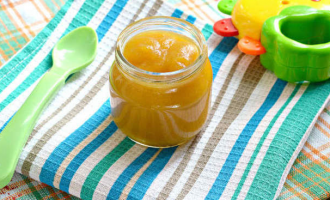 Ovoshchnoe pyure dlya kormleniya